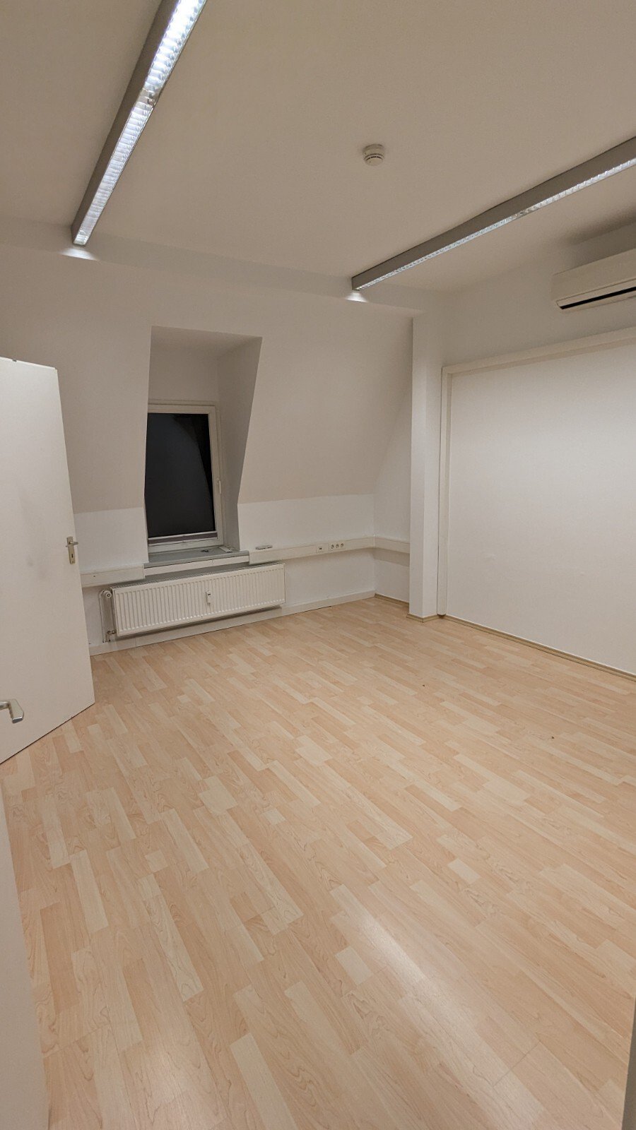 WG geeignete 4-Zimmer-Dachgeschosswohnung im Zentrum von Coburg