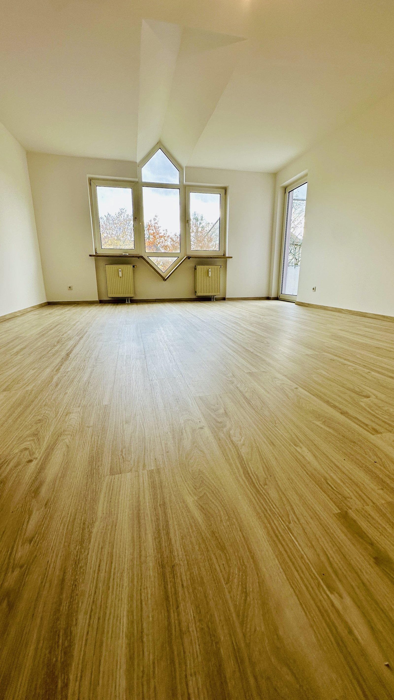 Ready to move in! - Dein neues Zuhause wartet: 3-Zimmer-Wohnung mit Brand-New-Küche im Thüringer Viertel