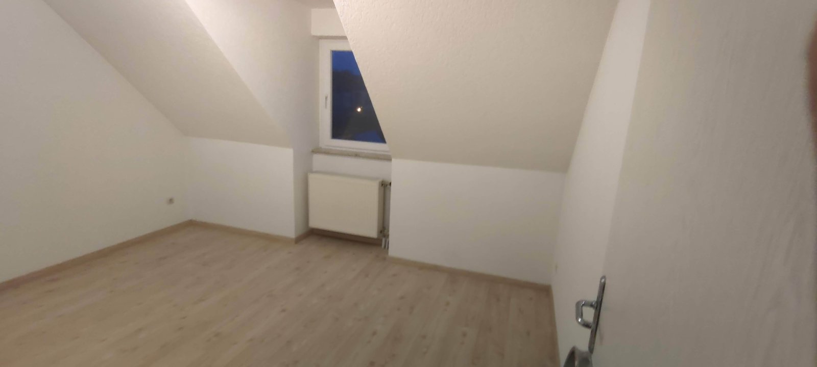 3-Zimmer-Wohnung mit Balkon in Hildburghausen – 