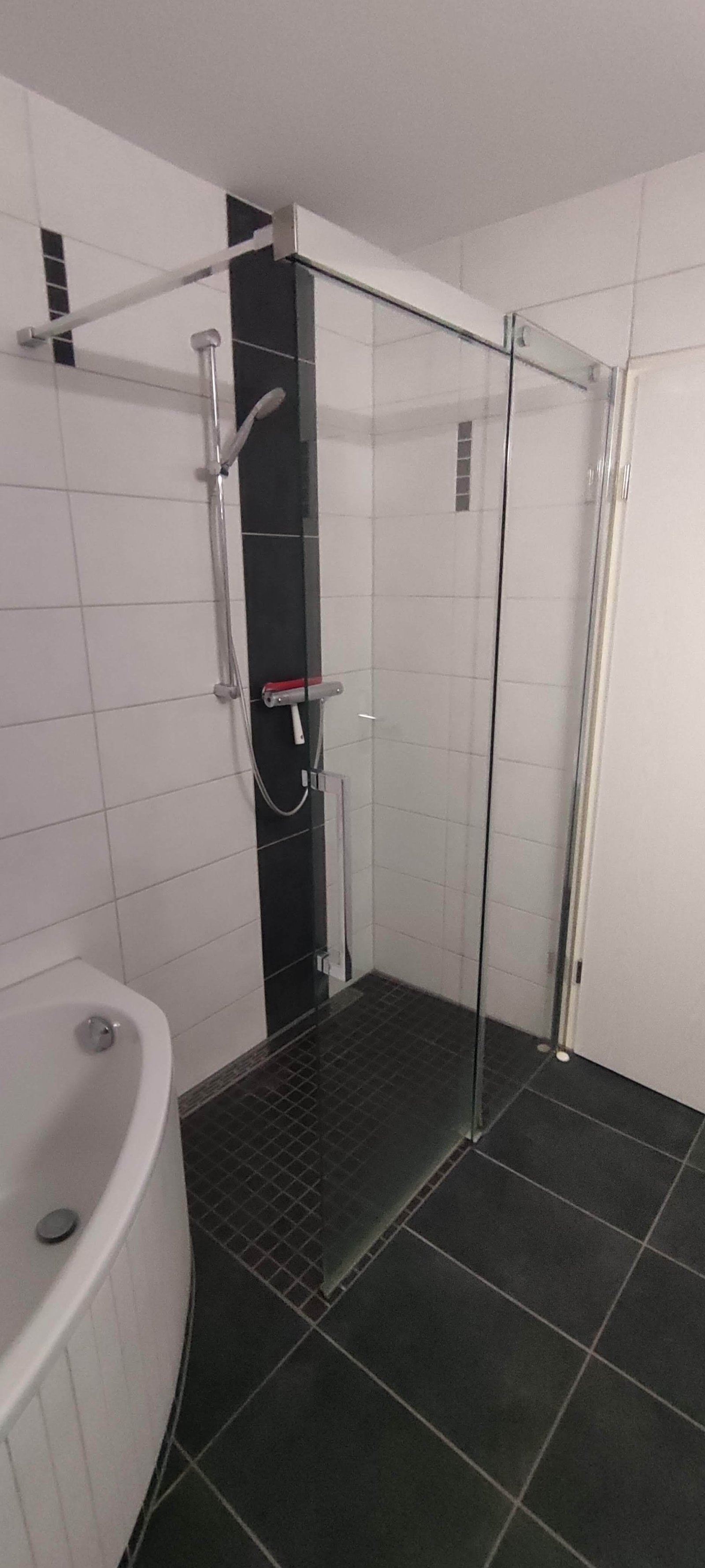 3-Zimmer-Wohnung mit Balkon in Hildburghausen – 