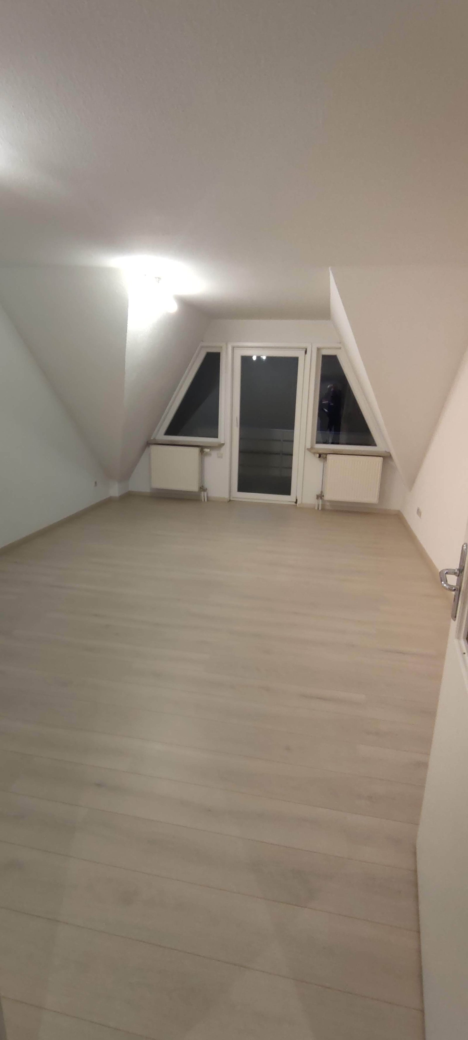 3-Zimmer-Wohnung mit Balkon in Hildburghausen – 