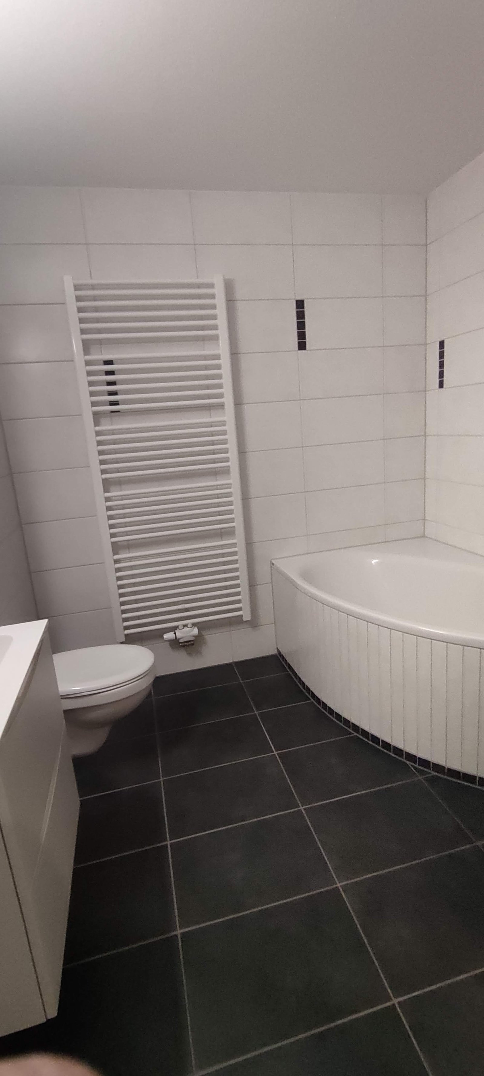 3-Zimmer-Wohnung mit Balkon in Hildburghausen – 