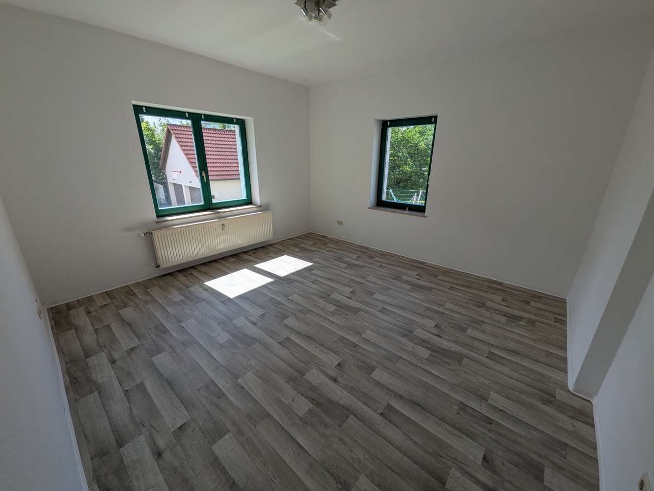 Helle 3-Raum-Wohnung im Erdgeschoss mit EBK