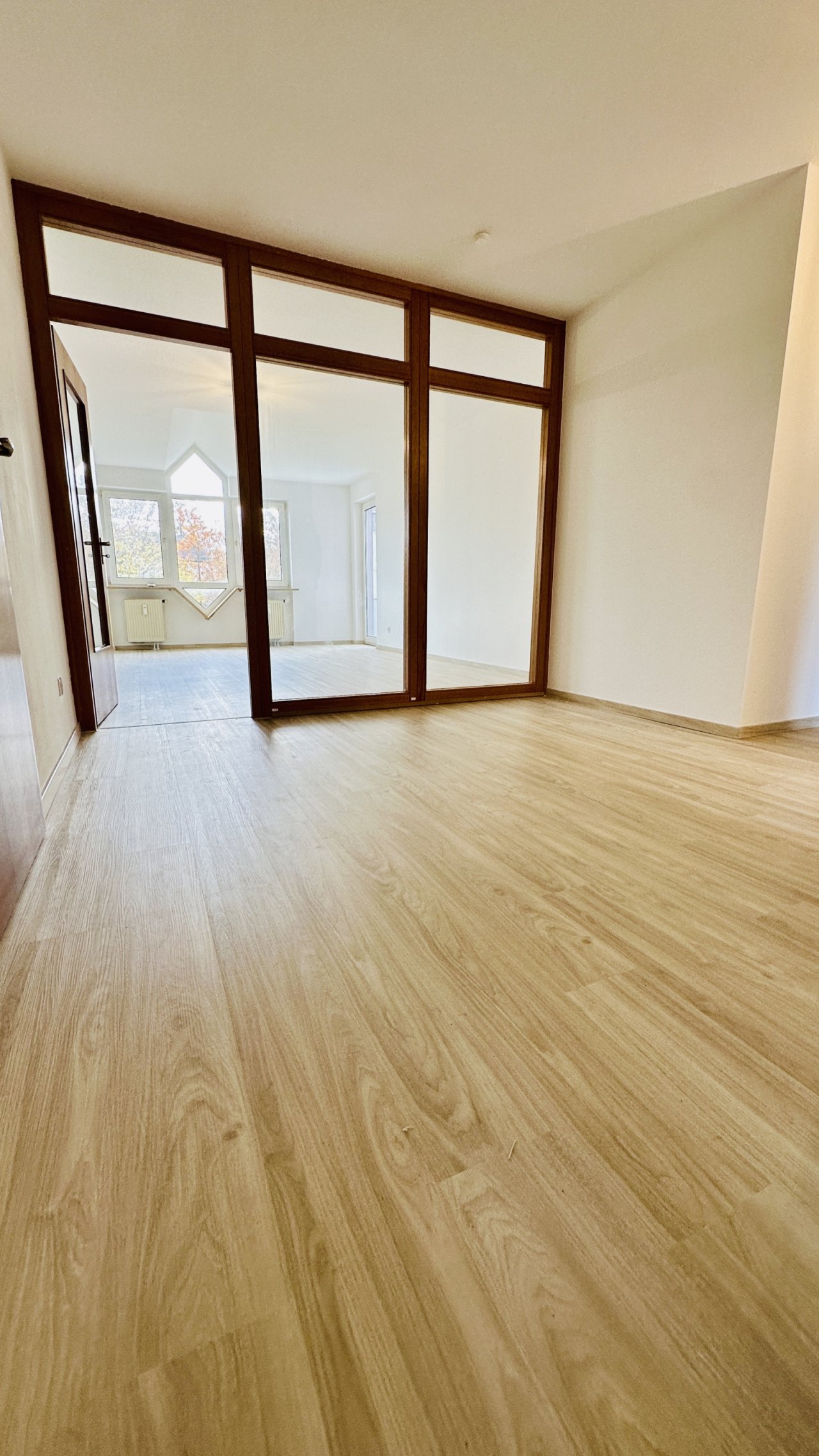 Blick vom Eingangsbereich Flur ins Wohnzimmer Blick vom Eingangsbereich Flur ins Wohnzimmer